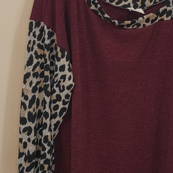 BIBI Animal Print Sweater - Picture 2 of 3